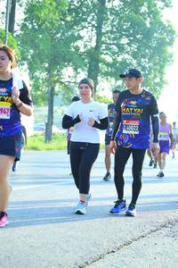 BIB: 947
                            <button type="button" onclick="openModal(3808433)" class="btn btn-primary btn-sm float-right btn-popup" data-toggle="modal" data-target=".modal-high-quality">
                        <i class="fas fa-shopping-cart"></i> Add to Cart
                    </button>
                                            <button type="button" onclick="isThisMe(3808433, true)" class="btn btn-success btn-sm float-right btn-popup btn-isme hidden" data-toggle="tooltip" data-placement="bottom" title="นี่คือรูปของคุณใช่ไหม คลิกที่นี่เพื่อเอาเข้าอัลบั้ม">
                        <i class="fas fa-plus"></i> Add to album
                    </button>
                    <button type="button" onclick="isThisMe(3808433, false)" class="btn btn-warning btn-sm float-right btn-popup btn-isnotme hidden">
                        <i class="fas fa-ban"></i> Remove from album
                    </button>