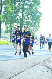 BIB: 11740
                            <button type="button" onclick="openModal(3808386)" class="btn btn-primary btn-sm float-right btn-popup" data-toggle="modal" data-target=".modal-high-quality">
                        <i class="fas fa-shopping-cart"></i> Add to Cart
                    </button>
                                            <button type="button" onclick="isThisMe(3808386, true)" class="btn btn-success btn-sm float-right btn-popup btn-isme hidden" data-toggle="tooltip" data-placement="bottom" title="นี่คือรูปของคุณใช่ไหม คลิกที่นี่เพื่อเอาเข้าอัลบั้ม">
                        <i class="fas fa-plus"></i> Add to album
                    </button>
                    <button type="button" onclick="isThisMe(3808386, false)" class="btn btn-warning btn-sm float-right btn-popup btn-isnotme hidden">
                        <i class="fas fa-ban"></i> Remove from album
                    </button>