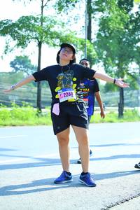 BIB: 2260
                            <button type="button" onclick="openModal(3714060)" class="btn btn-primary btn-sm float-right btn-popup" data-toggle="modal" data-target=".modal-high-quality">
                        <i class="fas fa-shopping-cart"></i> Add to Cart
                    </button>
                                            <button type="button" onclick="isThisMe(3714060, true)" class="btn btn-success btn-sm float-right btn-popup btn-isme hidden" data-toggle="tooltip" data-placement="bottom" title="นี่คือรูปของคุณใช่ไหม คลิกที่นี่เพื่อเอาเข้าอัลบั้ม">
                        <i class="fas fa-plus"></i> Add to album
                    </button>
                    <button type="button" onclick="isThisMe(3714060, false)" class="btn btn-warning btn-sm float-right btn-popup btn-isnotme hidden">
                        <i class="fas fa-ban"></i> Remove from album
                    </button>