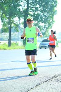 BIB: 21221
                            <button type="button" onclick="openModal(3713685)" class="btn btn-primary btn-sm float-right btn-popup" data-toggle="modal" data-target=".modal-high-quality">
                        <i class="fas fa-shopping-cart"></i> Add to Cart
                    </button>
                                            <button type="button" onclick="isThisMe(3713685, true)" class="btn btn-success btn-sm float-right btn-popup btn-isme hidden" data-toggle="tooltip" data-placement="bottom" title="นี่คือรูปของคุณใช่ไหม คลิกที่นี่เพื่อเอาเข้าอัลบั้ม">
                        <i class="fas fa-plus"></i> Add to album
                    </button>
                    <button type="button" onclick="isThisMe(3713685, false)" class="btn btn-warning btn-sm float-right btn-popup btn-isnotme hidden">
                        <i class="fas fa-ban"></i> Remove from album
                    </button>