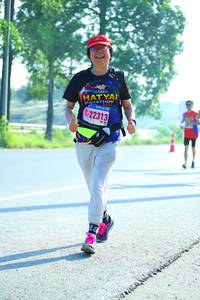 BIB: 22313
                            <button type="button" onclick="openModal(3712958)" class="btn btn-primary btn-sm float-right btn-popup" data-toggle="modal" data-target=".modal-high-quality">
                        <i class="fas fa-shopping-cart"></i> Add to Cart
                    </button>
                                            <button type="button" onclick="isThisMe(3712958, true)" class="btn btn-success btn-sm float-right btn-popup btn-isme hidden" data-toggle="tooltip" data-placement="bottom" title="นี่คือรูปของคุณใช่ไหม คลิกที่นี่เพื่อเอาเข้าอัลบั้ม">
                        <i class="fas fa-plus"></i> Add to album
                    </button>
                    <button type="button" onclick="isThisMe(3712958, false)" class="btn btn-warning btn-sm float-right btn-popup btn-isnotme hidden">
                        <i class="fas fa-ban"></i> Remove from album
                    </button>