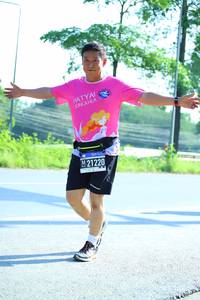 BIB: 21220
                            <button type="button" onclick="openModal(3714259)" class="btn btn-primary btn-sm float-right btn-popup" data-toggle="modal" data-target=".modal-high-quality">
                        <i class="fas fa-shopping-cart"></i> Add to Cart
                    </button>
                                            <button type="button" onclick="isThisMe(3714259, true)" class="btn btn-success btn-sm float-right btn-popup btn-isme hidden" data-toggle="tooltip" data-placement="bottom" title="นี่คือรูปของคุณใช่ไหม คลิกที่นี่เพื่อเอาเข้าอัลบั้ม">
                        <i class="fas fa-plus"></i> Add to album
                    </button>
                    <button type="button" onclick="isThisMe(3714259, false)" class="btn btn-warning btn-sm float-right btn-popup btn-isnotme hidden">
                        <i class="fas fa-ban"></i> Remove from album
                    </button>