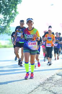 BIB: 21870
                            <button type="button" onclick="openModal(3713318)" class="btn btn-primary btn-sm float-right btn-popup" data-toggle="modal" data-target=".modal-high-quality">
                        <i class="fas fa-shopping-cart"></i> Add to Cart
                    </button>
                                            <button type="button" onclick="isThisMe(3713318, true)" class="btn btn-success btn-sm float-right btn-popup btn-isme hidden" data-toggle="tooltip" data-placement="bottom" title="นี่คือรูปของคุณใช่ไหม คลิกที่นี่เพื่อเอาเข้าอัลบั้ม">
                        <i class="fas fa-plus"></i> Add to album
                    </button>
                    <button type="button" onclick="isThisMe(3713318, false)" class="btn btn-warning btn-sm float-right btn-popup btn-isnotme hidden">
                        <i class="fas fa-ban"></i> Remove from album
                    </button>