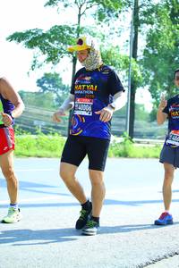 BIB: 40006
                            <button type="button" onclick="openModal(3714294)" class="btn btn-primary btn-sm float-right btn-popup" data-toggle="modal" data-target=".modal-high-quality">
                        <i class="fas fa-shopping-cart"></i> Add to Cart
                    </button>
                                            <button type="button" onclick="isThisMe(3714294, true)" class="btn btn-success btn-sm float-right btn-popup btn-isme hidden" data-toggle="tooltip" data-placement="bottom" title="นี่คือรูปของคุณใช่ไหม คลิกที่นี่เพื่อเอาเข้าอัลบั้ม">
                        <i class="fas fa-plus"></i> Add to album
                    </button>
                    <button type="button" onclick="isThisMe(3714294, false)" class="btn btn-warning btn-sm float-right btn-popup btn-isnotme hidden">
                        <i class="fas fa-ban"></i> Remove from album
                    </button>