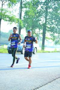 BIB: 1407
                            <button type="button" onclick="openModal(3809291)" class="btn btn-primary btn-sm float-right btn-popup" data-toggle="modal" data-target=".modal-high-quality">
                        <i class="fas fa-shopping-cart"></i> Add to Cart
                    </button>
                                            <button type="button" onclick="isThisMe(3809291, true)" class="btn btn-success btn-sm float-right btn-popup btn-isme hidden" data-toggle="tooltip" data-placement="bottom" title="นี่คือรูปของคุณใช่ไหม คลิกที่นี่เพื่อเอาเข้าอัลบั้ม">
                        <i class="fas fa-plus"></i> Add to album
                    </button>
                    <button type="button" onclick="isThisMe(3809291, false)" class="btn btn-warning btn-sm float-right btn-popup btn-isnotme hidden">
                        <i class="fas fa-ban"></i> Remove from album
                    </button>