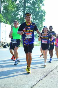 BIB: 40613, 21888
                            <button type="button" onclick="openModal(3709032)" class="btn btn-primary btn-sm float-right btn-popup" data-toggle="modal" data-target=".modal-high-quality">
                        <i class="fas fa-shopping-cart"></i> Add to Cart
                    </button>
                                            <button type="button" onclick="isThisMe(3709032, true)" class="btn btn-success btn-sm float-right btn-popup btn-isme hidden" data-toggle="tooltip" data-placement="bottom" title="นี่คือรูปของคุณใช่ไหม คลิกที่นี่เพื่อเอาเข้าอัลบั้ม">
                        <i class="fas fa-plus"></i> Add to album
                    </button>
                    <button type="button" onclick="isThisMe(3709032, false)" class="btn btn-warning btn-sm float-right btn-popup btn-isnotme hidden">
                        <i class="fas fa-ban"></i> Remove from album
                    </button>