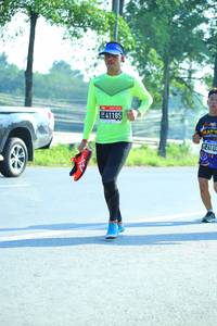 BIB: 41185
                            <button type="button" onclick="openModal(3713144)" class="btn btn-primary btn-sm float-right btn-popup" data-toggle="modal" data-target=".modal-high-quality">
                        <i class="fas fa-shopping-cart"></i> Add to Cart
                    </button>
                                            <button type="button" onclick="isThisMe(3713144, true)" class="btn btn-success btn-sm float-right btn-popup btn-isme hidden" data-toggle="tooltip" data-placement="bottom" title="นี่คือรูปของคุณใช่ไหม คลิกที่นี่เพื่อเอาเข้าอัลบั้ม">
                        <i class="fas fa-plus"></i> Add to album
                    </button>
                    <button type="button" onclick="isThisMe(3713144, false)" class="btn btn-warning btn-sm float-right btn-popup btn-isnotme hidden">
                        <i class="fas fa-ban"></i> Remove from album
                    </button>