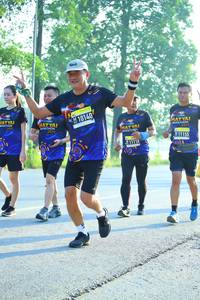 BIB: 10140
                            <button type="button" onclick="openModal(3707101)" class="btn btn-primary btn-sm float-right btn-popup" data-toggle="modal" data-target=".modal-high-quality">
                        <i class="fas fa-shopping-cart"></i> Add to Cart
                    </button>
                                            <button type="button" onclick="isThisMe(3707101, true)" class="btn btn-success btn-sm float-right btn-popup btn-isme hidden" data-toggle="tooltip" data-placement="bottom" title="นี่คือรูปของคุณใช่ไหม คลิกที่นี่เพื่อเอาเข้าอัลบั้ม">
                        <i class="fas fa-plus"></i> Add to album
                    </button>
                    <button type="button" onclick="isThisMe(3707101, false)" class="btn btn-warning btn-sm float-right btn-popup btn-isnotme hidden">
                        <i class="fas fa-ban"></i> Remove from album
                    </button>