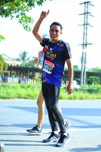 BIB: 40537
                            <button type="button" onclick="openModal(3714073)" class="btn btn-primary btn-sm float-right btn-popup" data-toggle="modal" data-target=".modal-high-quality">
                        <i class="fas fa-shopping-cart"></i> Add to Cart
                    </button>
                                            <button type="button" onclick="isThisMe(3714073, true)" class="btn btn-success btn-sm float-right btn-popup btn-isme hidden" data-toggle="tooltip" data-placement="bottom" title="นี่คือรูปของคุณใช่ไหม คลิกที่นี่เพื่อเอาเข้าอัลบั้ม">
                        <i class="fas fa-plus"></i> Add to album
                    </button>
                    <button type="button" onclick="isThisMe(3714073, false)" class="btn btn-warning btn-sm float-right btn-popup btn-isnotme hidden">
                        <i class="fas fa-ban"></i> Remove from album
                    </button>