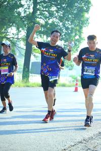 BIB: 20875, 1221
                            <button type="button" onclick="openModal(3812405)" class="btn btn-primary btn-sm float-right btn-popup" data-toggle="modal" data-target=".modal-high-quality">
                        <i class="fas fa-shopping-cart"></i> Add to Cart
                    </button>
                                            <button type="button" onclick="isThisMe(3812405, true)" class="btn btn-success btn-sm float-right btn-popup btn-isme hidden" data-toggle="tooltip" data-placement="bottom" title="นี่คือรูปของคุณใช่ไหม คลิกที่นี่เพื่อเอาเข้าอัลบั้ม">
                        <i class="fas fa-plus"></i> Add to album
                    </button>
                    <button type="button" onclick="isThisMe(3812405, false)" class="btn btn-warning btn-sm float-right btn-popup btn-isnotme hidden">
                        <i class="fas fa-ban"></i> Remove from album
                    </button>