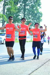 BIB: 21608, 21611, 21102
                            <button type="button" onclick="openModal(3712655)" class="btn btn-primary btn-sm float-right btn-popup" data-toggle="modal" data-target=".modal-high-quality">
                        <i class="fas fa-shopping-cart"></i> Add to Cart
                    </button>
                                            <button type="button" onclick="isThisMe(3712655, true)" class="btn btn-success btn-sm float-right btn-popup btn-isme hidden" data-toggle="tooltip" data-placement="bottom" title="นี่คือรูปของคุณใช่ไหม คลิกที่นี่เพื่อเอาเข้าอัลบั้ม">
                        <i class="fas fa-plus"></i> Add to album
                    </button>
                    <button type="button" onclick="isThisMe(3712655, false)" class="btn btn-warning btn-sm float-right btn-popup btn-isnotme hidden">
                        <i class="fas fa-ban"></i> Remove from album
                    </button>