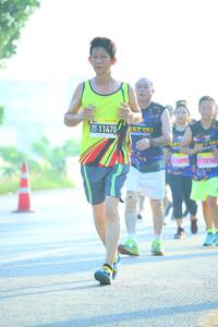 BIB: 121, 1214
                            <button type="button" onclick="openModal(3684295)" class="btn btn-primary btn-sm float-right btn-popup" data-toggle="modal" data-target=".modal-high-quality">
                        <i class="fas fa-shopping-cart"></i> Add to Cart
                    </button>
                                            <button type="button" onclick="isThisMe(3684295, true)" class="btn btn-success btn-sm float-right btn-popup btn-isme hidden" data-toggle="tooltip" data-placement="bottom" title="นี่คือรูปของคุณใช่ไหม คลิกที่นี่เพื่อเอาเข้าอัลบั้ม">
                        <i class="fas fa-plus"></i> Add to album
                    </button>
                    <button type="button" onclick="isThisMe(3684295, false)" class="btn btn-warning btn-sm float-right btn-popup btn-isnotme hidden">
                        <i class="fas fa-ban"></i> Remove from album
                    </button>