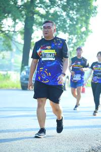 BIB: 10467
                            <button type="button" onclick="openModal(3811780)" class="btn btn-primary btn-sm float-right btn-popup" data-toggle="modal" data-target=".modal-high-quality">
                        <i class="fas fa-shopping-cart"></i> Add to Cart
                    </button>
                                            <button type="button" onclick="isThisMe(3811780, true)" class="btn btn-success btn-sm float-right btn-popup btn-isme hidden" data-toggle="tooltip" data-placement="bottom" title="นี่คือรูปของคุณใช่ไหม คลิกที่นี่เพื่อเอาเข้าอัลบั้ม">
                        <i class="fas fa-plus"></i> Add to album
                    </button>
                    <button type="button" onclick="isThisMe(3811780, false)" class="btn btn-warning btn-sm float-right btn-popup btn-isnotme hidden">
                        <i class="fas fa-ban"></i> Remove from album
                    </button>