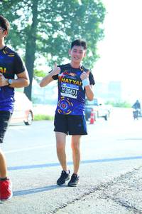 BIB: 20631
                            <button type="button" onclick="openModal(3708367)" class="btn btn-primary btn-sm float-right btn-popup" data-toggle="modal" data-target=".modal-high-quality">
                        <i class="fas fa-shopping-cart"></i> Add to Cart
                    </button>
                                            <button type="button" onclick="isThisMe(3708367, true)" class="btn btn-success btn-sm float-right btn-popup btn-isme hidden" data-toggle="tooltip" data-placement="bottom" title="นี่คือรูปของคุณใช่ไหม คลิกที่นี่เพื่อเอาเข้าอัลบั้ม">
                        <i class="fas fa-plus"></i> Add to album
                    </button>
                    <button type="button" onclick="isThisMe(3708367, false)" class="btn btn-warning btn-sm float-right btn-popup btn-isnotme hidden">
                        <i class="fas fa-ban"></i> Remove from album
                    </button>