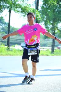 BIB: 21220
                            <button type="button" onclick="openModal(3714253)" class="btn btn-primary btn-sm float-right btn-popup" data-toggle="modal" data-target=".modal-high-quality">
                        <i class="fas fa-shopping-cart"></i> Add to Cart
                    </button>
                                            <button type="button" onclick="isThisMe(3714253, true)" class="btn btn-success btn-sm float-right btn-popup btn-isme hidden" data-toggle="tooltip" data-placement="bottom" title="นี่คือรูปของคุณใช่ไหม คลิกที่นี่เพื่อเอาเข้าอัลบั้ม">
                        <i class="fas fa-plus"></i> Add to album
                    </button>
                    <button type="button" onclick="isThisMe(3714253, false)" class="btn btn-warning btn-sm float-right btn-popup btn-isnotme hidden">
                        <i class="fas fa-ban"></i> Remove from album
                    </button>