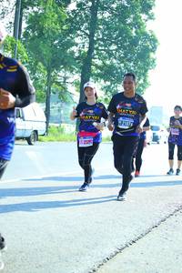 BIB: 2229
                            <button type="button" onclick="openModal(3713382)" class="btn btn-primary btn-sm float-right btn-popup" data-toggle="modal" data-target=".modal-high-quality">
                        <i class="fas fa-shopping-cart"></i> Add to Cart
                    </button>
                                            <button type="button" onclick="isThisMe(3713382, true)" class="btn btn-success btn-sm float-right btn-popup btn-isme hidden" data-toggle="tooltip" data-placement="bottom" title="นี่คือรูปของคุณใช่ไหม คลิกที่นี่เพื่อเอาเข้าอัลบั้ม">
                        <i class="fas fa-plus"></i> Add to album
                    </button>
                    <button type="button" onclick="isThisMe(3713382, false)" class="btn btn-warning btn-sm float-right btn-popup btn-isnotme hidden">
                        <i class="fas fa-ban"></i> Remove from album
                    </button>