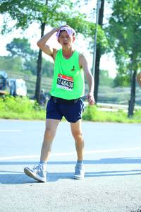 BIB: 40438
                            <button type="button" onclick="openModal(3813546)" class="btn btn-primary btn-sm float-right btn-popup" data-toggle="modal" data-target=".modal-high-quality">
                        <i class="fas fa-shopping-cart"></i> Add to Cart
                    </button>
                                            <button type="button" onclick="isThisMe(3813546, true)" class="btn btn-success btn-sm float-right btn-popup btn-isme hidden" data-toggle="tooltip" data-placement="bottom" title="นี่คือรูปของคุณใช่ไหม คลิกที่นี่เพื่อเอาเข้าอัลบั้ม">
                        <i class="fas fa-plus"></i> Add to album
                    </button>
                    <button type="button" onclick="isThisMe(3813546, false)" class="btn btn-warning btn-sm float-right btn-popup btn-isnotme hidden">
                        <i class="fas fa-ban"></i> Remove from album
                    </button>