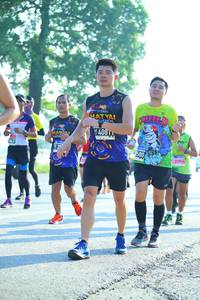 BIB: 408
                            <button type="button" onclick="openModal(3701316)" class="btn btn-primary btn-sm float-right btn-popup" data-toggle="modal" data-target=".modal-high-quality">
                        <i class="fas fa-shopping-cart"></i> Add to Cart
                    </button>
                                            <button type="button" onclick="isThisMe(3701316, true)" class="btn btn-success btn-sm float-right btn-popup btn-isme hidden" data-toggle="tooltip" data-placement="bottom" title="นี่คือรูปของคุณใช่ไหม คลิกที่นี่เพื่อเอาเข้าอัลบั้ม">
                        <i class="fas fa-plus"></i> Add to album
                    </button>
                    <button type="button" onclick="isThisMe(3701316, false)" class="btn btn-warning btn-sm float-right btn-popup btn-isnotme hidden">
                        <i class="fas fa-ban"></i> Remove from album
                    </button>