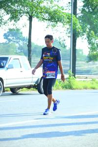 BIB: 40195
                            <button type="button" onclick="openModal(3703446)" class="btn btn-primary btn-sm float-right btn-popup" data-toggle="modal" data-target=".modal-high-quality">
                        <i class="fas fa-shopping-cart"></i> Add to Cart
                    </button>
                                            <button type="button" onclick="isThisMe(3703446, true)" class="btn btn-success btn-sm float-right btn-popup btn-isme hidden" data-toggle="tooltip" data-placement="bottom" title="นี่คือรูปของคุณใช่ไหม คลิกที่นี่เพื่อเอาเข้าอัลบั้ม">
                        <i class="fas fa-plus"></i> Add to album
                    </button>
                    <button type="button" onclick="isThisMe(3703446, false)" class="btn btn-warning btn-sm float-right btn-popup btn-isnotme hidden">
                        <i class="fas fa-ban"></i> Remove from album
                    </button>