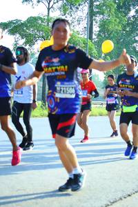 BIB: 
                            <button type="button" onclick="openModal(3695774)" class="btn btn-primary btn-sm float-right btn-popup" data-toggle="modal" data-target=".modal-high-quality">
                        <i class="fas fa-shopping-cart"></i> Add to Cart
                    </button>
                                            <button type="button" onclick="isThisMe(3695774, true)" class="btn btn-success btn-sm float-right btn-popup btn-isme hidden" data-toggle="tooltip" data-placement="bottom" title="นี่คือรูปของคุณใช่ไหม คลิกที่นี่เพื่อเอาเข้าอัลบั้ม">
                        <i class="fas fa-plus"></i> Add to album
                    </button>
                    <button type="button" onclick="isThisMe(3695774, false)" class="btn btn-warning btn-sm float-right btn-popup btn-isnotme hidden">
                        <i class="fas fa-ban"></i> Remove from album
                    </button>