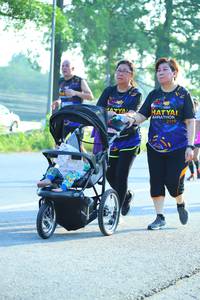 BIB: 
                            <button type="button" onclick="openModal(3811074)" class="btn btn-primary btn-sm float-right btn-popup" data-toggle="modal" data-target=".modal-high-quality">
                        <i class="fas fa-shopping-cart"></i> Add to Cart
                    </button>
                                            <button type="button" onclick="isThisMe(3811074, true)" class="btn btn-success btn-sm float-right btn-popup btn-isme hidden" data-toggle="tooltip" data-placement="bottom" title="นี่คือรูปของคุณใช่ไหม คลิกที่นี่เพื่อเอาเข้าอัลบั้ม">
                        <i class="fas fa-plus"></i> Add to album
                    </button>
                    <button type="button" onclick="isThisMe(3811074, false)" class="btn btn-warning btn-sm float-right btn-popup btn-isnotme hidden">
                        <i class="fas fa-ban"></i> Remove from album
                    </button>