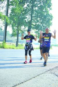 BIB: 041, 11637
                            <button type="button" onclick="openModal(3812542)" class="btn btn-primary btn-sm float-right btn-popup" data-toggle="modal" data-target=".modal-high-quality">
                        <i class="fas fa-shopping-cart"></i> Add to Cart
                    </button>
                                            <button type="button" onclick="isThisMe(3812542, true)" class="btn btn-success btn-sm float-right btn-popup btn-isme hidden" data-toggle="tooltip" data-placement="bottom" title="นี่คือรูปของคุณใช่ไหม คลิกที่นี่เพื่อเอาเข้าอัลบั้ม">
                        <i class="fas fa-plus"></i> Add to album
                    </button>
                    <button type="button" onclick="isThisMe(3812542, false)" class="btn btn-warning btn-sm float-right btn-popup btn-isnotme hidden">
                        <i class="fas fa-ban"></i> Remove from album
                    </button>