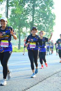 BIB: 201, 12127, 11694
                            <button type="button" onclick="openModal(3692551)" class="btn btn-primary btn-sm float-right btn-popup" data-toggle="modal" data-target=".modal-high-quality">
                        <i class="fas fa-shopping-cart"></i> Add to Cart
                    </button>
                                            <button type="button" onclick="isThisMe(3692551, true)" class="btn btn-success btn-sm float-right btn-popup btn-isme hidden" data-toggle="tooltip" data-placement="bottom" title="นี่คือรูปของคุณใช่ไหม คลิกที่นี่เพื่อเอาเข้าอัลบั้ม">
                        <i class="fas fa-plus"></i> Add to album
                    </button>
                    <button type="button" onclick="isThisMe(3692551, false)" class="btn btn-warning btn-sm float-right btn-popup btn-isnotme hidden">
                        <i class="fas fa-ban"></i> Remove from album
                    </button>