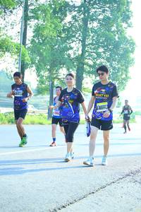 BIB: 11228
                            <button type="button" onclick="openModal(3811764)" class="btn btn-primary btn-sm float-right btn-popup" data-toggle="modal" data-target=".modal-high-quality">
                        <i class="fas fa-shopping-cart"></i> Add to Cart
                    </button>
                                            <button type="button" onclick="isThisMe(3811764, true)" class="btn btn-success btn-sm float-right btn-popup btn-isme hidden" data-toggle="tooltip" data-placement="bottom" title="นี่คือรูปของคุณใช่ไหม คลิกที่นี่เพื่อเอาเข้าอัลบั้ม">
                        <i class="fas fa-plus"></i> Add to album
                    </button>
                    <button type="button" onclick="isThisMe(3811764, false)" class="btn btn-warning btn-sm float-right btn-popup btn-isnotme hidden">
                        <i class="fas fa-ban"></i> Remove from album
                    </button>