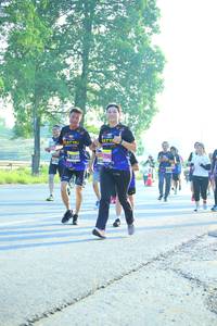 BIB: 
                            <button type="button" onclick="openModal(3808385)" class="btn btn-primary btn-sm float-right btn-popup" data-toggle="modal" data-target=".modal-high-quality">
                        <i class="fas fa-shopping-cart"></i> Add to Cart
                    </button>
                                            <button type="button" onclick="isThisMe(3808385, true)" class="btn btn-success btn-sm float-right btn-popup btn-isme hidden" data-toggle="tooltip" data-placement="bottom" title="นี่คือรูปของคุณใช่ไหม คลิกที่นี่เพื่อเอาเข้าอัลบั้ม">
                        <i class="fas fa-plus"></i> Add to album
                    </button>
                    <button type="button" onclick="isThisMe(3808385, false)" class="btn btn-warning btn-sm float-right btn-popup btn-isnotme hidden">
                        <i class="fas fa-ban"></i> Remove from album
                    </button>