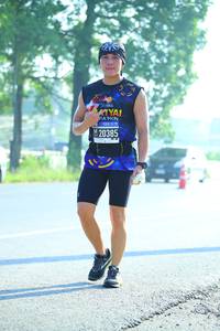 BIB: 20385
                            <button type="button" onclick="openModal(3699541)" class="btn btn-primary btn-sm float-right btn-popup" data-toggle="modal" data-target=".modal-high-quality">
                        <i class="fas fa-shopping-cart"></i> Add to Cart
                    </button>
                                            <button type="button" onclick="isThisMe(3699541, true)" class="btn btn-success btn-sm float-right btn-popup btn-isme hidden" data-toggle="tooltip" data-placement="bottom" title="นี่คือรูปของคุณใช่ไหม คลิกที่นี่เพื่อเอาเข้าอัลบั้ม">
                        <i class="fas fa-plus"></i> Add to album
                    </button>
                    <button type="button" onclick="isThisMe(3699541, false)" class="btn btn-warning btn-sm float-right btn-popup btn-isnotme hidden">
                        <i class="fas fa-ban"></i> Remove from album
                    </button>