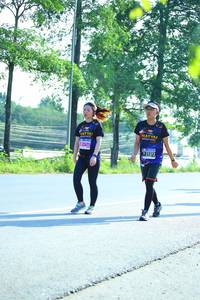 BIB: 27471, 21327
                            <button type="button" onclick="openModal(3813651)" class="btn btn-primary btn-sm float-right btn-popup" data-toggle="modal" data-target=".modal-high-quality">
                        <i class="fas fa-shopping-cart"></i> Add to Cart
                    </button>
                                            <button type="button" onclick="isThisMe(3813651, true)" class="btn btn-success btn-sm float-right btn-popup btn-isme hidden" data-toggle="tooltip" data-placement="bottom" title="นี่คือรูปของคุณใช่ไหม คลิกที่นี่เพื่อเอาเข้าอัลบั้ม">
                        <i class="fas fa-plus"></i> Add to album
                    </button>
                    <button type="button" onclick="isThisMe(3813651, false)" class="btn btn-warning btn-sm float-right btn-popup btn-isnotme hidden">
                        <i class="fas fa-ban"></i> Remove from album
                    </button>