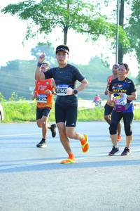 BIB: 2063
                            <button type="button" onclick="openModal(3697982)" class="btn btn-primary btn-sm float-right btn-popup" data-toggle="modal" data-target=".modal-high-quality">
                        <i class="fas fa-shopping-cart"></i> Add to Cart
                    </button>
                                            <button type="button" onclick="isThisMe(3697982, true)" class="btn btn-success btn-sm float-right btn-popup btn-isme hidden" data-toggle="tooltip" data-placement="bottom" title="นี่คือรูปของคุณใช่ไหม คลิกที่นี่เพื่อเอาเข้าอัลบั้ม">
                        <i class="fas fa-plus"></i> Add to album
                    </button>
                    <button type="button" onclick="isThisMe(3697982, false)" class="btn btn-warning btn-sm float-right btn-popup btn-isnotme hidden">
                        <i class="fas fa-ban"></i> Remove from album
                    </button>