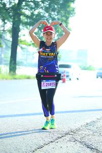 BIB: 201, 21815
                            <button type="button" onclick="openModal(3713672)" class="btn btn-primary btn-sm float-right btn-popup" data-toggle="modal" data-target=".modal-high-quality">
                        <i class="fas fa-shopping-cart"></i> Add to Cart
                    </button>
                                            <button type="button" onclick="isThisMe(3713672, true)" class="btn btn-success btn-sm float-right btn-popup btn-isme hidden" data-toggle="tooltip" data-placement="bottom" title="นี่คือรูปของคุณใช่ไหม คลิกที่นี่เพื่อเอาเข้าอัลบั้ม">
                        <i class="fas fa-plus"></i> Add to album
                    </button>
                    <button type="button" onclick="isThisMe(3713672, false)" class="btn btn-warning btn-sm float-right btn-popup btn-isnotme hidden">
                        <i class="fas fa-ban"></i> Remove from album
                    </button>