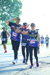 BIB: 22480, 22586
                            <button type="button" onclick="openModal(3713374)" class="btn btn-primary btn-sm float-right btn-popup" data-toggle="modal" data-target=".modal-high-quality">
                        <i class="fas fa-shopping-cart"></i> Add to Cart
                    </button>
                                            <button type="button" onclick="isThisMe(3713374, true)" class="btn btn-success btn-sm float-right btn-popup btn-isme hidden" data-toggle="tooltip" data-placement="bottom" title="นี่คือรูปของคุณใช่ไหม คลิกที่นี่เพื่อเอาเข้าอัลบั้ม">
                        <i class="fas fa-plus"></i> Add to album
                    </button>
                    <button type="button" onclick="isThisMe(3713374, false)" class="btn btn-warning btn-sm float-right btn-popup btn-isnotme hidden">
                        <i class="fas fa-ban"></i> Remove from album
                    </button>