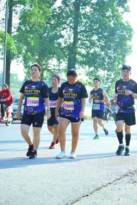 BIB: 1163, 12020
                            <button type="button" onclick="openModal(3697256)" class="btn btn-primary btn-sm float-right btn-popup" data-toggle="modal" data-target=".modal-high-quality">
                        <i class="fas fa-shopping-cart"></i> Add to Cart
                    </button>
                                            <button type="button" onclick="isThisMe(3697256, true)" class="btn btn-success btn-sm float-right btn-popup btn-isme hidden" data-toggle="tooltip" data-placement="bottom" title="นี่คือรูปของคุณใช่ไหม คลิกที่นี่เพื่อเอาเข้าอัลบั้ม">
                        <i class="fas fa-plus"></i> Add to album
                    </button>
                    <button type="button" onclick="isThisMe(3697256, false)" class="btn btn-warning btn-sm float-right btn-popup btn-isnotme hidden">
                        <i class="fas fa-ban"></i> Remove from album
                    </button>