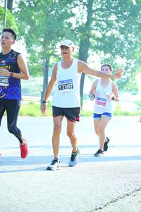 BIB: 1480, 2245
                            <button type="button" onclick="openModal(3811887)" class="btn btn-primary btn-sm float-right btn-popup" data-toggle="modal" data-target=".modal-high-quality">
                        <i class="fas fa-shopping-cart"></i> Add to Cart
                    </button>
                                            <button type="button" onclick="isThisMe(3811887, true)" class="btn btn-success btn-sm float-right btn-popup btn-isme hidden" data-toggle="tooltip" data-placement="bottom" title="นี่คือรูปของคุณใช่ไหม คลิกที่นี่เพื่อเอาเข้าอัลบั้ม">
                        <i class="fas fa-plus"></i> Add to album
                    </button>
                    <button type="button" onclick="isThisMe(3811887, false)" class="btn btn-warning btn-sm float-right btn-popup btn-isnotme hidden">
                        <i class="fas fa-ban"></i> Remove from album
                    </button>