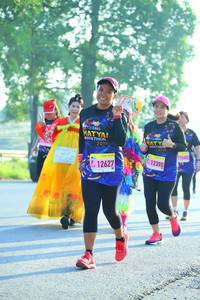 BIB: 201, 12390
                            <button type="button" onclick="openModal(3707536)" class="btn btn-primary btn-sm float-right btn-popup" data-toggle="modal" data-target=".modal-high-quality">
                        <i class="fas fa-shopping-cart"></i> Add to Cart
                    </button>
                                            <button type="button" onclick="isThisMe(3707536, true)" class="btn btn-success btn-sm float-right btn-popup btn-isme hidden" data-toggle="tooltip" data-placement="bottom" title="นี่คือรูปของคุณใช่ไหม คลิกที่นี่เพื่อเอาเข้าอัลบั้ม">
                        <i class="fas fa-plus"></i> Add to album
                    </button>
                    <button type="button" onclick="isThisMe(3707536, false)" class="btn btn-warning btn-sm float-right btn-popup btn-isnotme hidden">
                        <i class="fas fa-ban"></i> Remove from album
                    </button>