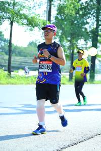 BIB: 40137
                            <button type="button" onclick="openModal(3714334)" class="btn btn-primary btn-sm float-right btn-popup" data-toggle="modal" data-target=".modal-high-quality">
                        <i class="fas fa-shopping-cart"></i> Add to Cart
                    </button>
                                            <button type="button" onclick="isThisMe(3714334, true)" class="btn btn-success btn-sm float-right btn-popup btn-isme hidden" data-toggle="tooltip" data-placement="bottom" title="นี่คือรูปของคุณใช่ไหม คลิกที่นี่เพื่อเอาเข้าอัลบั้ม">
                        <i class="fas fa-plus"></i> Add to album
                    </button>
                    <button type="button" onclick="isThisMe(3714334, false)" class="btn btn-warning btn-sm float-right btn-popup btn-isnotme hidden">
                        <i class="fas fa-ban"></i> Remove from album
                    </button>