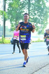 BIB: 10403, 123
                            <button type="button" onclick="openModal(3808235)" class="btn btn-primary btn-sm float-right btn-popup" data-toggle="modal" data-target=".modal-high-quality">
                        <i class="fas fa-shopping-cart"></i> Add to Cart
                    </button>
                                            <button type="button" onclick="isThisMe(3808235, true)" class="btn btn-success btn-sm float-right btn-popup btn-isme hidden" data-toggle="tooltip" data-placement="bottom" title="นี่คือรูปของคุณใช่ไหม คลิกที่นี่เพื่อเอาเข้าอัลบั้ม">
                        <i class="fas fa-plus"></i> Add to album
                    </button>
                    <button type="button" onclick="isThisMe(3808235, false)" class="btn btn-warning btn-sm float-right btn-popup btn-isnotme hidden">
                        <i class="fas fa-ban"></i> Remove from album
                    </button>