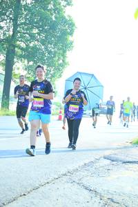 BIB: 1168, 11681
                            <button type="button" onclick="openModal(3811668)" class="btn btn-primary btn-sm float-right btn-popup" data-toggle="modal" data-target=".modal-high-quality">
                        <i class="fas fa-shopping-cart"></i> Add to Cart
                    </button>
                                            <button type="button" onclick="isThisMe(3811668, true)" class="btn btn-success btn-sm float-right btn-popup btn-isme hidden" data-toggle="tooltip" data-placement="bottom" title="นี่คือรูปของคุณใช่ไหม คลิกที่นี่เพื่อเอาเข้าอัลบั้ม">
                        <i class="fas fa-plus"></i> Add to album
                    </button>
                    <button type="button" onclick="isThisMe(3811668, false)" class="btn btn-warning btn-sm float-right btn-popup btn-isnotme hidden">
                        <i class="fas fa-ban"></i> Remove from album
                    </button>