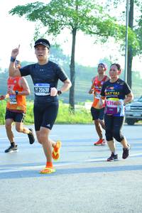 BIB: 20638, 204
                            <button type="button" onclick="openModal(3697989)" class="btn btn-primary btn-sm float-right btn-popup" data-toggle="modal" data-target=".modal-high-quality">
                        <i class="fas fa-shopping-cart"></i> Add to Cart
                    </button>
                                            <button type="button" onclick="isThisMe(3697989, true)" class="btn btn-success btn-sm float-right btn-popup btn-isme hidden" data-toggle="tooltip" data-placement="bottom" title="นี่คือรูปของคุณใช่ไหม คลิกที่นี่เพื่อเอาเข้าอัลบั้ม">
                        <i class="fas fa-plus"></i> Add to album
                    </button>
                    <button type="button" onclick="isThisMe(3697989, false)" class="btn btn-warning btn-sm float-right btn-popup btn-isnotme hidden">
                        <i class="fas fa-ban"></i> Remove from album
                    </button>