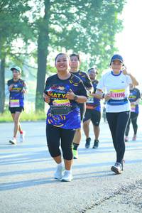 BIB: 11704
                            <button type="button" onclick="openModal(3698291)" class="btn btn-primary btn-sm float-right btn-popup" data-toggle="modal" data-target=".modal-high-quality">
                        <i class="fas fa-shopping-cart"></i> Add to Cart
                    </button>
                                            <button type="button" onclick="isThisMe(3698291, true)" class="btn btn-success btn-sm float-right btn-popup btn-isme hidden" data-toggle="tooltip" data-placement="bottom" title="นี่คือรูปของคุณใช่ไหม คลิกที่นี่เพื่อเอาเข้าอัลบั้ม">
                        <i class="fas fa-plus"></i> Add to album
                    </button>
                    <button type="button" onclick="isThisMe(3698291, false)" class="btn btn-warning btn-sm float-right btn-popup btn-isnotme hidden">
                        <i class="fas fa-ban"></i> Remove from album
                    </button>