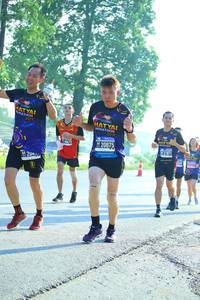 BIB: 20875
                            <button type="button" onclick="openModal(3812409)" class="btn btn-primary btn-sm float-right btn-popup" data-toggle="modal" data-target=".modal-high-quality">
                        <i class="fas fa-shopping-cart"></i> Add to Cart
                    </button>
                                            <button type="button" onclick="isThisMe(3812409, true)" class="btn btn-success btn-sm float-right btn-popup btn-isme hidden" data-toggle="tooltip" data-placement="bottom" title="นี่คือรูปของคุณใช่ไหม คลิกที่นี่เพื่อเอาเข้าอัลบั้ม">
                        <i class="fas fa-plus"></i> Add to album
                    </button>
                    <button type="button" onclick="isThisMe(3812409, false)" class="btn btn-warning btn-sm float-right btn-popup btn-isnotme hidden">
                        <i class="fas fa-ban"></i> Remove from album
                    </button>