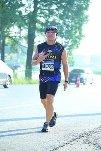 BIB: 20385
                            <button type="button" onclick="openModal(3699530)" class="btn btn-primary btn-sm float-right btn-popup" data-toggle="modal" data-target=".modal-high-quality">
                        <i class="fas fa-shopping-cart"></i> Add to Cart
                    </button>
                                            <button type="button" onclick="isThisMe(3699530, true)" class="btn btn-success btn-sm float-right btn-popup btn-isme hidden" data-toggle="tooltip" data-placement="bottom" title="นี่คือรูปของคุณใช่ไหม คลิกที่นี่เพื่อเอาเข้าอัลบั้ม">
                        <i class="fas fa-plus"></i> Add to album
                    </button>
                    <button type="button" onclick="isThisMe(3699530, false)" class="btn btn-warning btn-sm float-right btn-popup btn-isnotme hidden">
                        <i class="fas fa-ban"></i> Remove from album
                    </button>