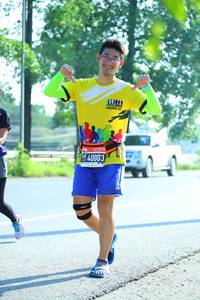 BIB: 40003
                            <button type="button" onclick="openModal(3812859)" class="btn btn-primary btn-sm float-right btn-popup" data-toggle="modal" data-target=".modal-high-quality">
                        <i class="fas fa-shopping-cart"></i> Add to Cart
                    </button>
                                            <button type="button" onclick="isThisMe(3812859, true)" class="btn btn-success btn-sm float-right btn-popup btn-isme hidden" data-toggle="tooltip" data-placement="bottom" title="นี่คือรูปของคุณใช่ไหม คลิกที่นี่เพื่อเอาเข้าอัลบั้ม">
                        <i class="fas fa-plus"></i> Add to album
                    </button>
                    <button type="button" onclick="isThisMe(3812859, false)" class="btn btn-warning btn-sm float-right btn-popup btn-isnotme hidden">
                        <i class="fas fa-ban"></i> Remove from album
                    </button>