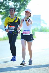 BIB: 40829, 522333
                            <button type="button" onclick="openModal(3713422)" class="btn btn-primary btn-sm float-right btn-popup" data-toggle="modal" data-target=".modal-high-quality">
                        <i class="fas fa-shopping-cart"></i> Add to Cart
                    </button>
                                            <button type="button" onclick="isThisMe(3713422, true)" class="btn btn-success btn-sm float-right btn-popup btn-isme hidden" data-toggle="tooltip" data-placement="bottom" title="นี่คือรูปของคุณใช่ไหม คลิกที่นี่เพื่อเอาเข้าอัลบั้ม">
                        <i class="fas fa-plus"></i> Add to album
                    </button>
                    <button type="button" onclick="isThisMe(3713422, false)" class="btn btn-warning btn-sm float-right btn-popup btn-isnotme hidden">
                        <i class="fas fa-ban"></i> Remove from album
                    </button>