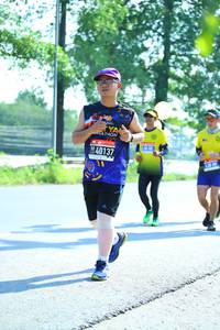 BIB: 40137
                            <button type="button" onclick="openModal(3714330)" class="btn btn-primary btn-sm float-right btn-popup" data-toggle="modal" data-target=".modal-high-quality">
                        <i class="fas fa-shopping-cart"></i> Add to Cart
                    </button>
                                            <button type="button" onclick="isThisMe(3714330, true)" class="btn btn-success btn-sm float-right btn-popup btn-isme hidden" data-toggle="tooltip" data-placement="bottom" title="นี่คือรูปของคุณใช่ไหม คลิกที่นี่เพื่อเอาเข้าอัลบั้ม">
                        <i class="fas fa-plus"></i> Add to album
                    </button>
                    <button type="button" onclick="isThisMe(3714330, false)" class="btn btn-warning btn-sm float-right btn-popup btn-isnotme hidden">
                        <i class="fas fa-ban"></i> Remove from album
                    </button>