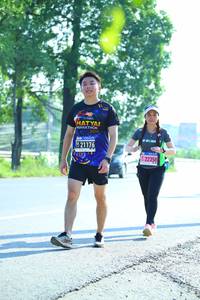 BIB: 1176
                            <button type="button" onclick="openModal(3813266)" class="btn btn-primary btn-sm float-right btn-popup" data-toggle="modal" data-target=".modal-high-quality">
                        <i class="fas fa-shopping-cart"></i> Add to Cart
                    </button>
                                            <button type="button" onclick="isThisMe(3813266, true)" class="btn btn-success btn-sm float-right btn-popup btn-isme hidden" data-toggle="tooltip" data-placement="bottom" title="นี่คือรูปของคุณใช่ไหม คลิกที่นี่เพื่อเอาเข้าอัลบั้ม">
                        <i class="fas fa-plus"></i> Add to album
                    </button>
                    <button type="button" onclick="isThisMe(3813266, false)" class="btn btn-warning btn-sm float-right btn-popup btn-isnotme hidden">
                        <i class="fas fa-ban"></i> Remove from album
                    </button>