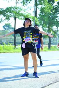 BIB: 2260
                            <button type="button" onclick="openModal(3714058)" class="btn btn-primary btn-sm float-right btn-popup" data-toggle="modal" data-target=".modal-high-quality">
                        <i class="fas fa-shopping-cart"></i> Add to Cart
                    </button>
                                            <button type="button" onclick="isThisMe(3714058, true)" class="btn btn-success btn-sm float-right btn-popup btn-isme hidden" data-toggle="tooltip" data-placement="bottom" title="นี่คือรูปของคุณใช่ไหม คลิกที่นี่เพื่อเอาเข้าอัลบั้ม">
                        <i class="fas fa-plus"></i> Add to album
                    </button>
                    <button type="button" onclick="isThisMe(3714058, false)" class="btn btn-warning btn-sm float-right btn-popup btn-isnotme hidden">
                        <i class="fas fa-ban"></i> Remove from album
                    </button>