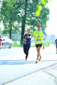 BIB: 40005
                            <button type="button" onclick="openModal(3714698)" class="btn btn-primary btn-sm float-right btn-popup" data-toggle="modal" data-target=".modal-high-quality">
                        <i class="fas fa-shopping-cart"></i> Add to Cart
                    </button>
                                            <button type="button" onclick="isThisMe(3714698, true)" class="btn btn-success btn-sm float-right btn-popup btn-isme hidden" data-toggle="tooltip" data-placement="bottom" title="นี่คือรูปของคุณใช่ไหม คลิกที่นี่เพื่อเอาเข้าอัลบั้ม">
                        <i class="fas fa-plus"></i> Add to album
                    </button>
                    <button type="button" onclick="isThisMe(3714698, false)" class="btn btn-warning btn-sm float-right btn-popup btn-isnotme hidden">
                        <i class="fas fa-ban"></i> Remove from album
                    </button>